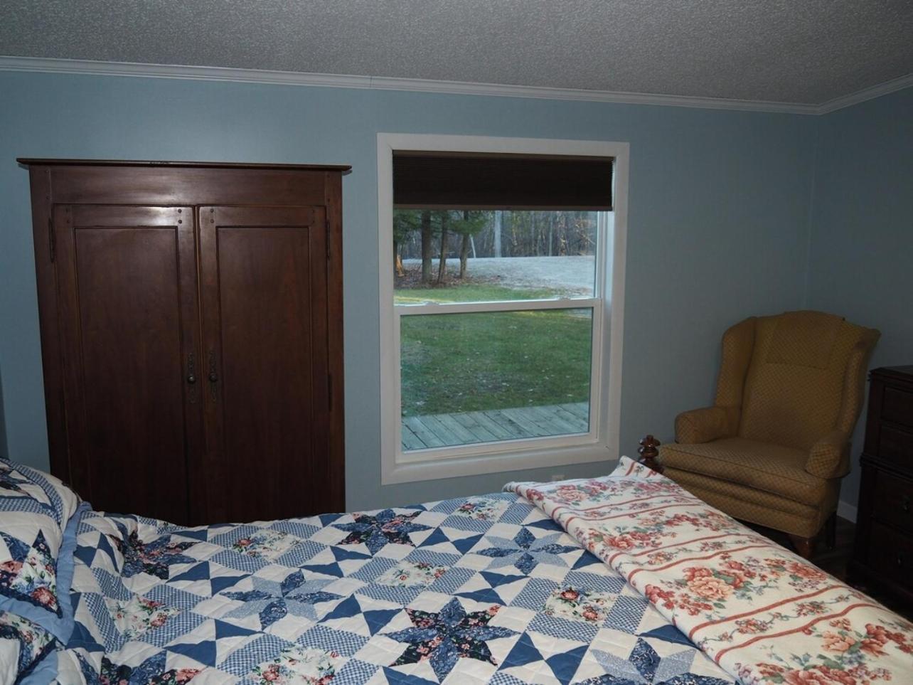 The Green Lake Getaway - Shared Lake Access! Interlochen 外观 照片